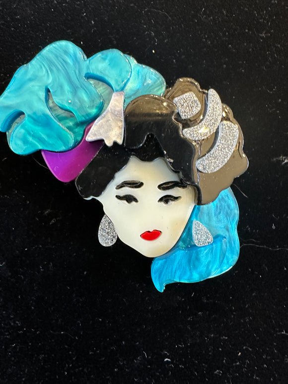 PURPLE BLUE LADY HAT ACRYLIC BROOCH