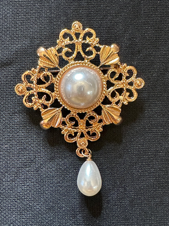 PEARL AND FILIGREE VICTORIAN BROOCH