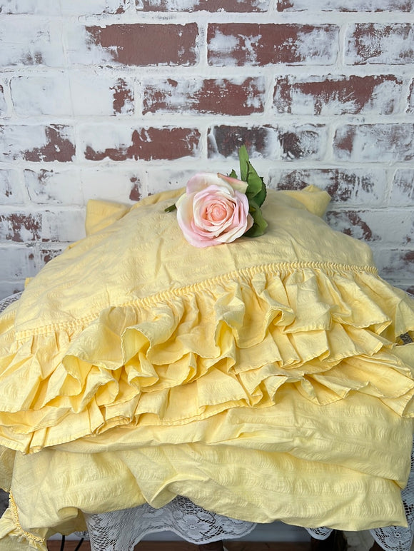 VINTAGE YELLOW DUST RUFFLE SHEET