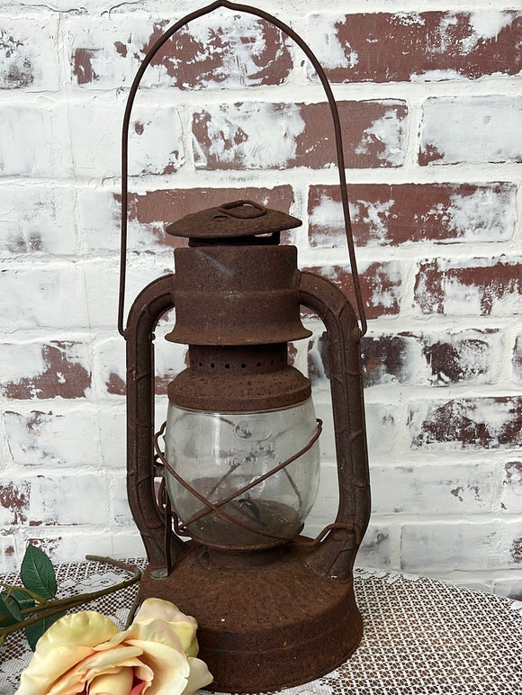 XL DIETZ RED WEATHERED KEROSENE LANTERN