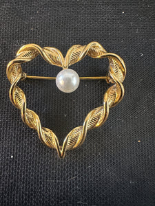 ANTIQUE HEART ROPE  PEARL BROOCH