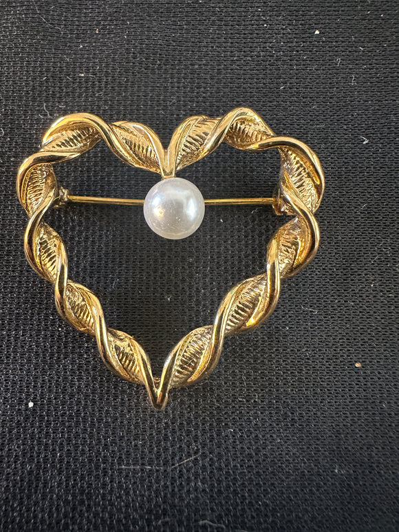 ANTIQUE HEART ROPE  PEARL BROOCH