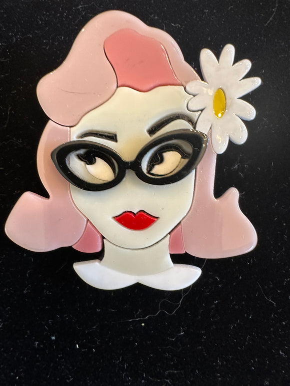 PINK GIRL DAISY ACRYLIC BROOCH