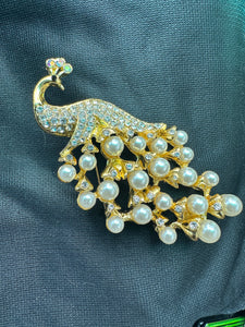 PEACOCK PEARLS AND GEM BROOCH