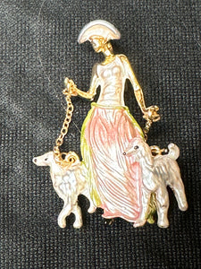 DOG WALKING ENAMEL AND CHAIN BROOCH