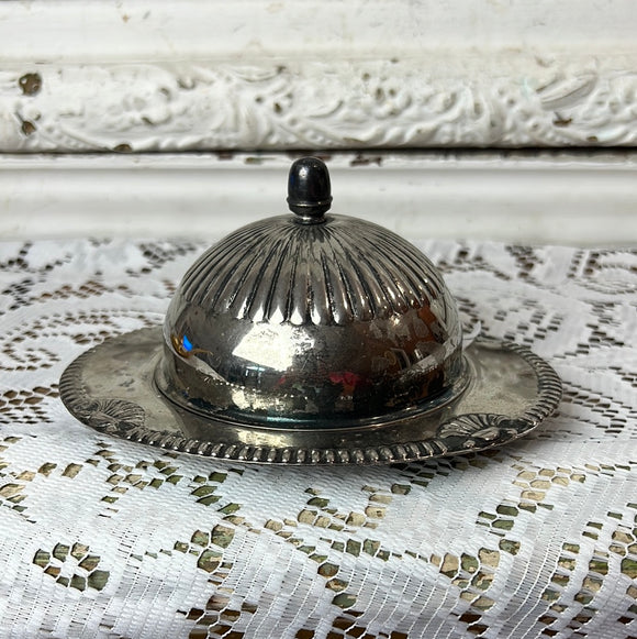 SILVER BUTTERDISH WITH COVER