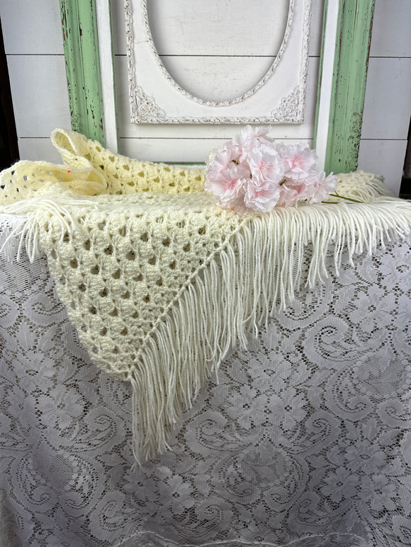 VINTAGE CROCHETED FABRIC SHAWL